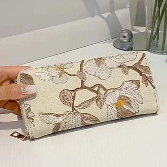 Boutique Handbags - Women’s Floral Long Clutch Wallet